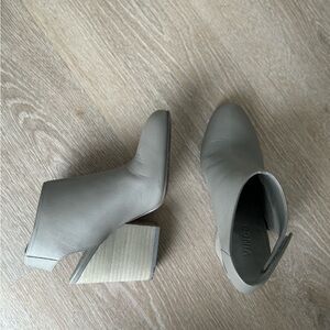 Vince Ingrid Block Heel Slingback Bootie – Gray – Size 7